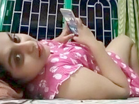 Sultry Indian girl flaunts her curvy thighs on cam chat