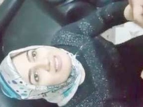 Watch a hijabi bhabhi give a blowjob to her boyfriend