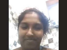 Sri Lankan Tamil girl reveals her body on video call