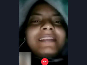 A stunning Indian girl flaunts her beauty on VK