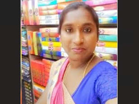 Tamil bhabhi gets naughty on video call