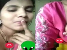 A beautiful Indian girl masturbates on video call