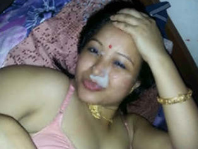 Manipuri's extremely horny wife gives a B.J.