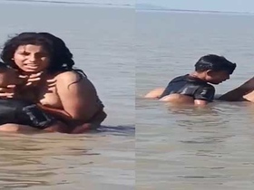 Desi babe takes a dip in the river and gets fucked