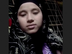 Indian housewife reveals herself to her partner