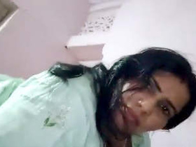 Indian bhabhi in rustic setting enjoys rough sex