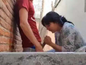 Outdoor sex with Indian desi girl who loves sucking and fucking