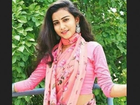 Indian TikToker teases with her big breasts in a seductive video