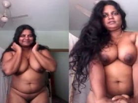 Madurai auntie's big poop in a nude show