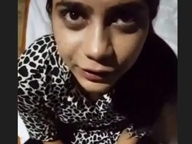 Desi couple fucks and cums in steamy video