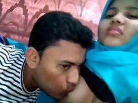 Faheema's boobs get sucked on by her lucknow boyfriend