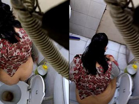 Indian aunt's butt caught in restroom video