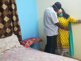 Shanaya's curvy physique recorded in Indian auntie video