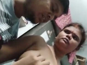 Desi MMS: Indian couple shares their steamy moments on camera