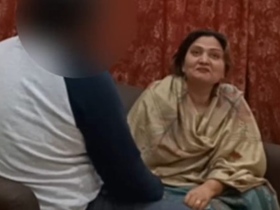 Indian bhabi with big ass gets fucked by the boss in a steamy video