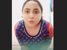 A stunning and adorable Pakistani woman performs for her boyfriend