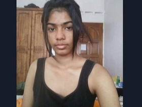 Indian teen gets intimate with her boyfriend in a steamy video