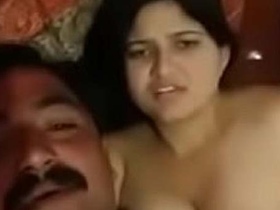 Uncle and his niece have sex in Hindi video