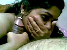 Indian aunt's passionate oral sex and fingering
