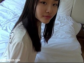 Amateur teen enthusiastically gives oral sex in Chinese homemade video