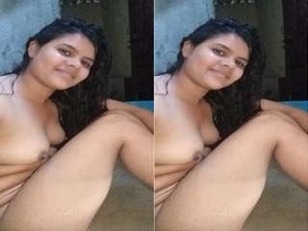 Desi bhabhi gets naughty and records it all on camera