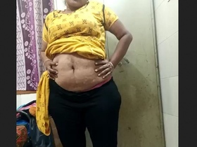 Mayavignee's live performance on camera