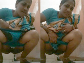 Indian aunt's steamy peeing scene