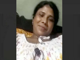 Desi woman displays her vagina during video call