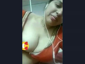Busty Bhabhi flaunts her assets in a seductive video