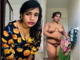 Mature auntie captures her naked body on camera for her partner
