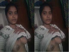 Bhabhi records her own urination in a video