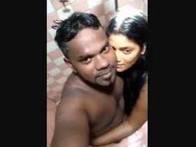 Indian couple indulges in steamy bathroom romance