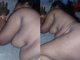 Aunty from Tamil shows off her butt