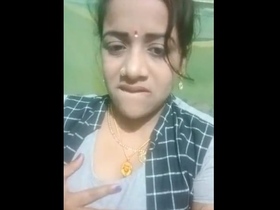 Villages bhabi's enticing visage is a dream come true