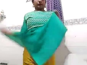 Tamil girl's solo masturbation in Chennai