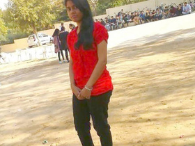 Watch a Desi teen show off her boobs and give a tit show with audio