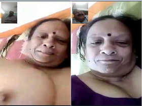 Mature woman bares her breasts and vagina on VK