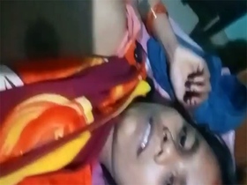 Clean-shaven Indian wife Dehati gets laid in a steamy video