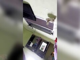 Indian lovers indulge in steamy MMS sex session