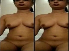 Indian babe masturbates and shows off her sexy body