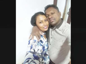 Sri Lankan wife pleases her husband's requests, with audio to arouse