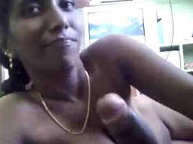 Indian woman loves big cock in her mouth