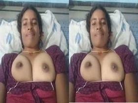 Telugu bhabhi reveals her naked body in part 1