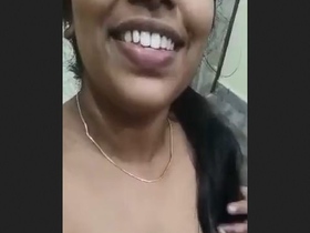 Curvy Tamil girl flirts with boyfriend on video call