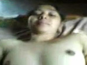 Indian girlfriend reveals herself and shares passionate kisses