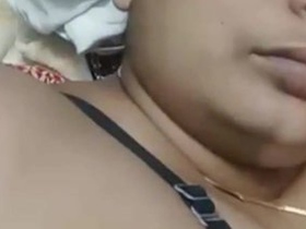 Tamil aunty gets naughty in live sex show