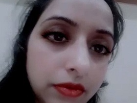 Pakistani bhabhi's naughty solo video