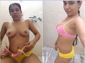 Exclusive video of cute Indian girl Ritu flaunting her body