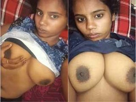Exclusive video of a beautiful Lankan Tamil girl exposing her breasts and pussy
