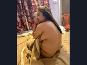 Married Indian woman has passionate sex with lover in hotel room